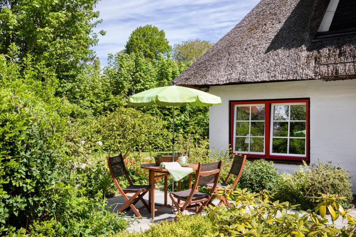 Reetdachhaus Mit Naehe Zur Ostsee, Aussensauna, Spielplatz & Grossem Garten Manhagen Dış mekan fotoğraf